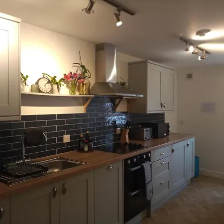 The Eaves, Glastonbury High Street 2 Bed 2 Bathroom Apartment Exterior photo