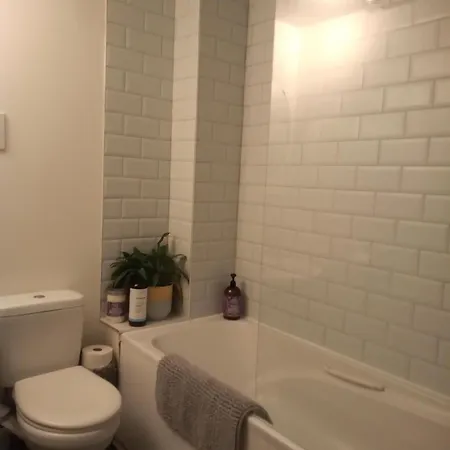 The Eaves, Glastonbury High Street 2 Bed 2 Bathroom Apartment Exterior photo