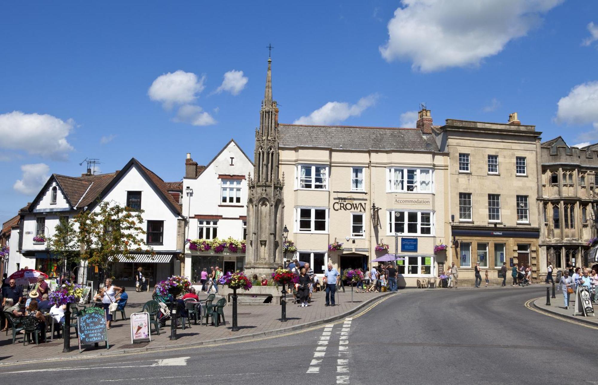 The Eaves, High Street 2 Bed 2 Bathroom Apartment Glastonbury