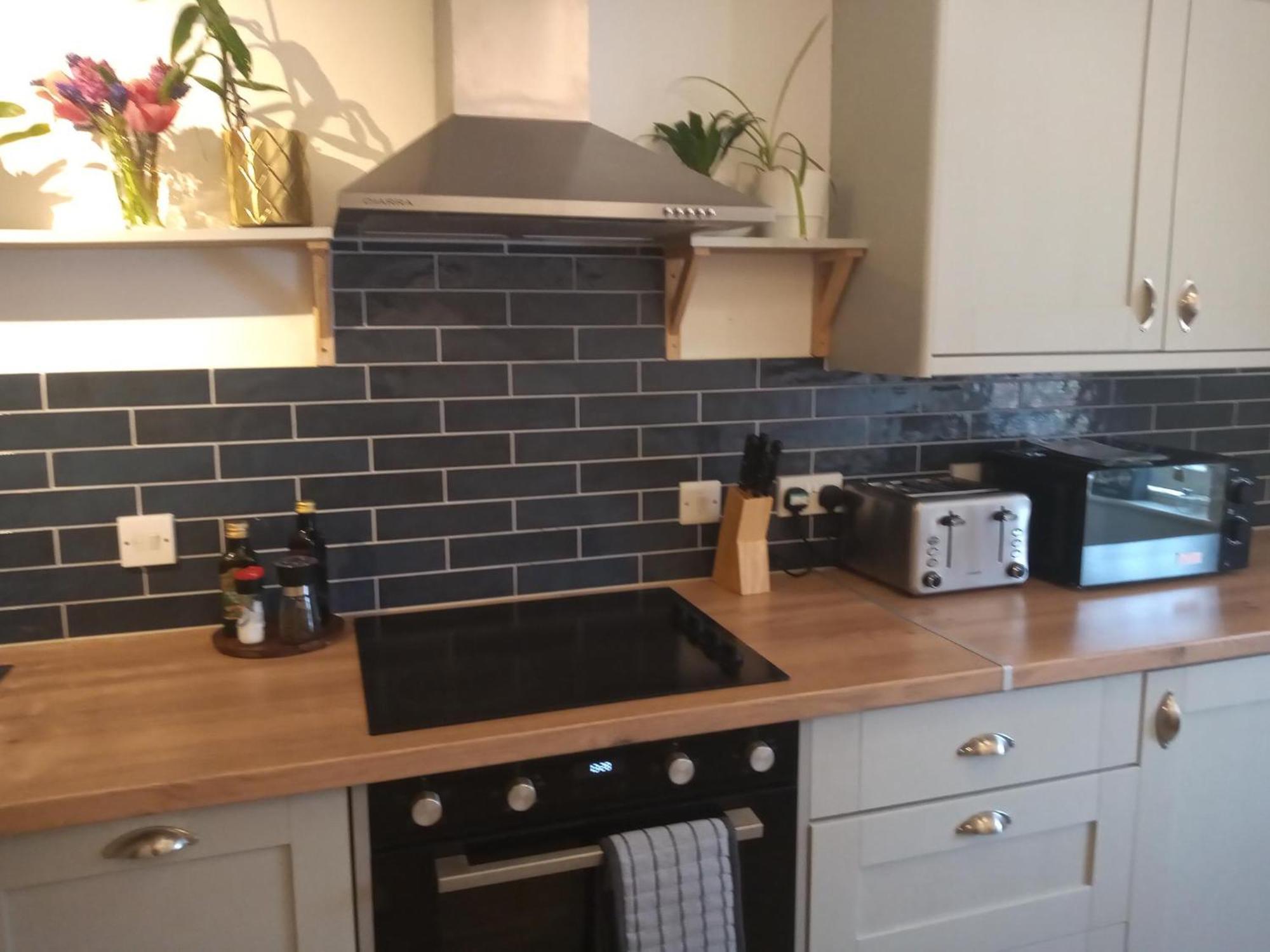 Apartment The Eaves, High Street 2 Bed 2 Bathroom *