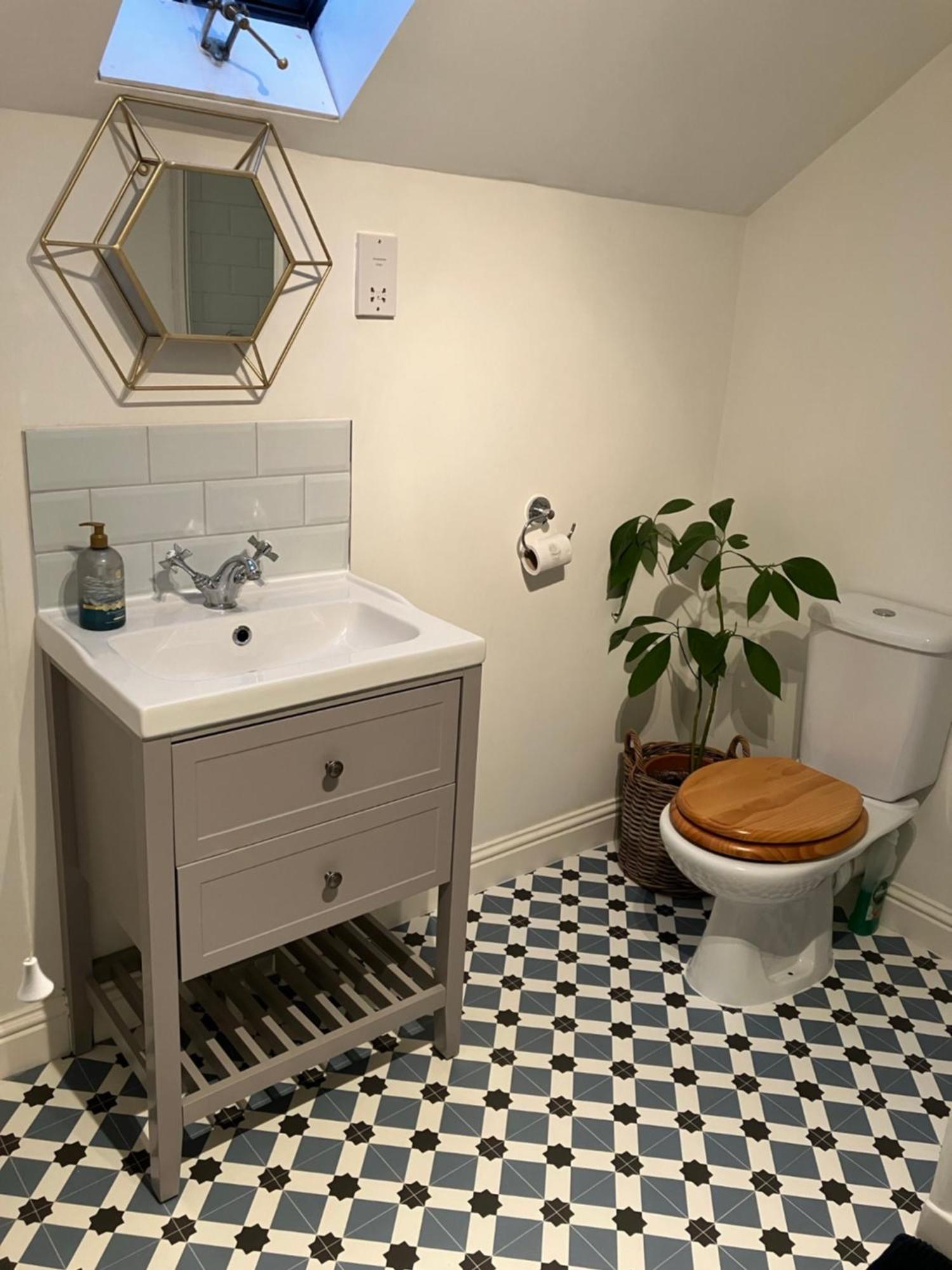 Apartment The Eaves, High Street 2 Bed 2 Bathroom *